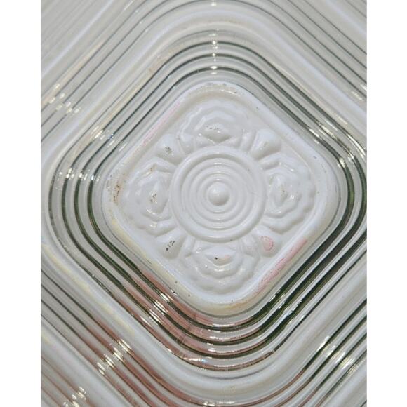 Antique Milk Glass Lamp Shade with Pineapple Design ribbed glass bottom rosette - Picture 6 of 6